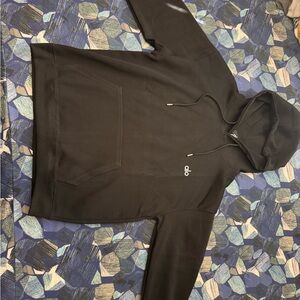 ALO Yoga Black Sweatshirt with Metallic Logo